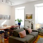 Arroios Apartment